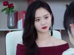 《从邂逅女总裁开始》：小人物逆袭，还是脚踏实地的精彩人生？